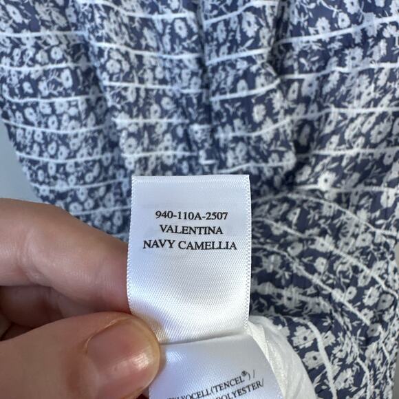 RAILS Valentina Ruffle Hem Crinkle Dress Camellia Print Size Large Navy Floral - Picture 7 of 8